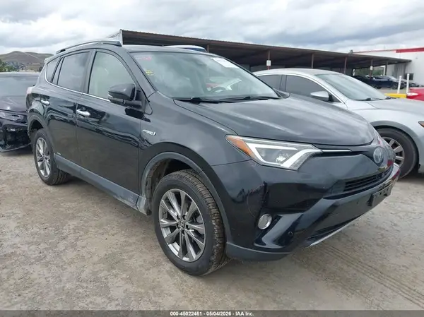 JTMDJREV3HD087680 2017 TOYOTA RAV 4 - Image 1