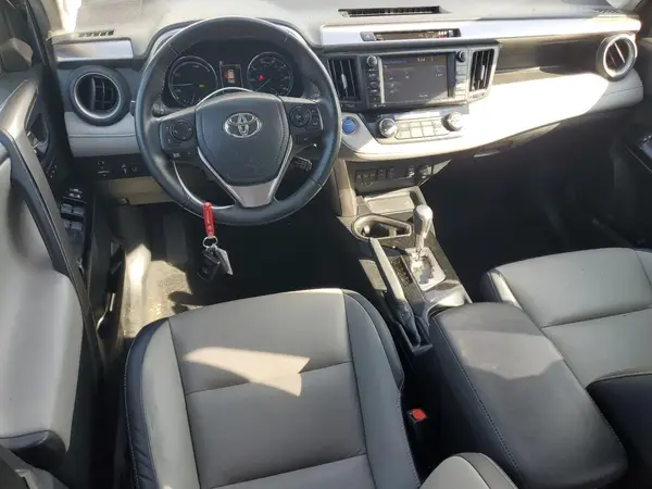 JTMDJREV3JD157880 2018 TOYOTA RAV 4 - Image 8