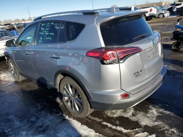JTMDJREV3JD170421 2018 TOYOTA RAV 4 - Image 2