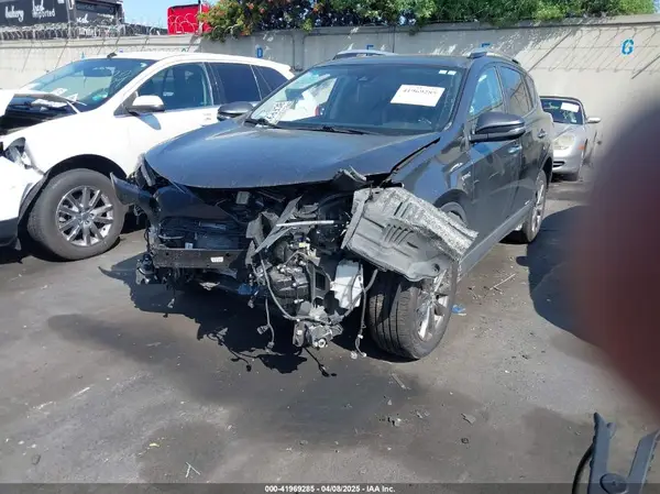 JTMDJREV3JD184478 2018 TOYOTA RAV 4 - Image 2