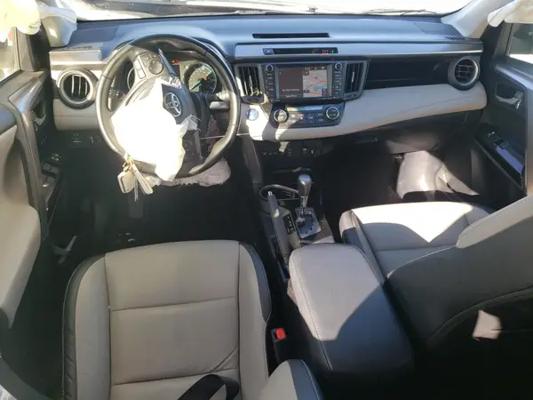 JTMDJREV3JD233694 2018 TOYOTA RAV 4 - Image 8