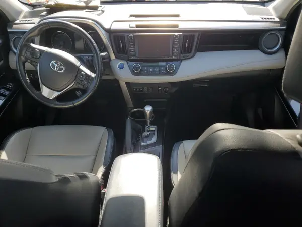 JTMDJREV3JD248566 2018 TOYOTA RAV 4 - Image 8