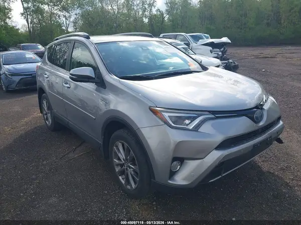 JTMDJREV4HD105507 2017 TOYOTA RAV 4 - Image 1