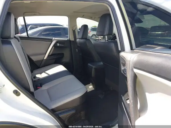 JTMDJREV4HD110724 2017 TOYOTA RAV 4 - Image 8