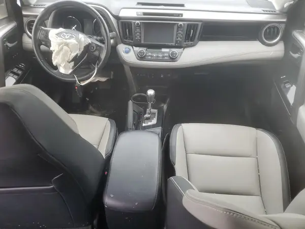 JTMDJREV4HD115664 2017 TOYOTA RAV 4 - Image 8