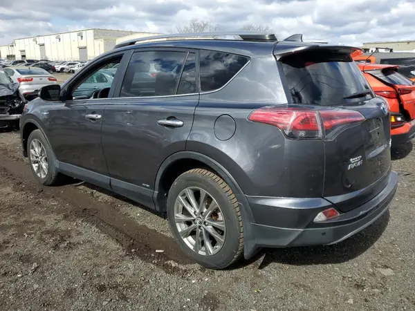 JTMDJREV4JD155197 2018 TOYOTA RAV 4 - Image 2