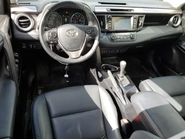 JTMDJREV4JD155197 2018 TOYOTA RAV 4 - Image 8