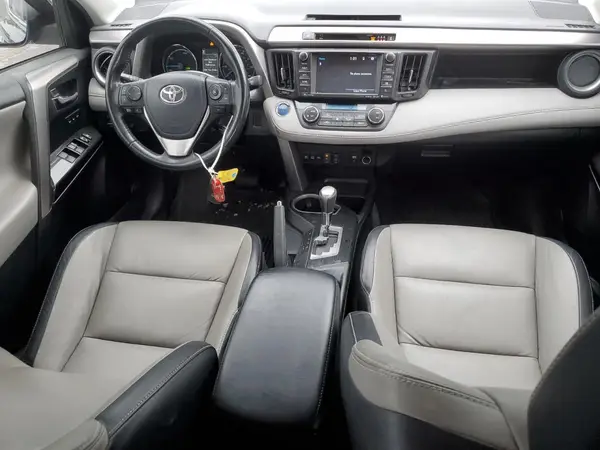 JTMDJREV4JD221229 2018 TOYOTA RAV 4 - Image 8