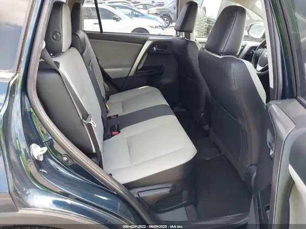 JTMDJREV4JD250729 2018 TOYOTA RAV 4 - Image 8