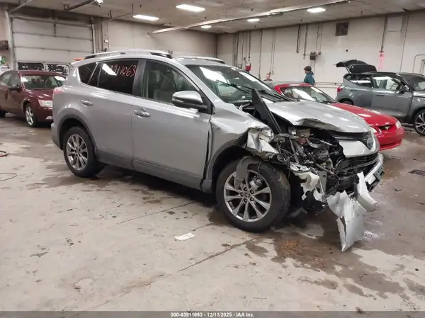 JTMDJREV5HD068032 2017 TOYOTA RAV 4 - Image 1