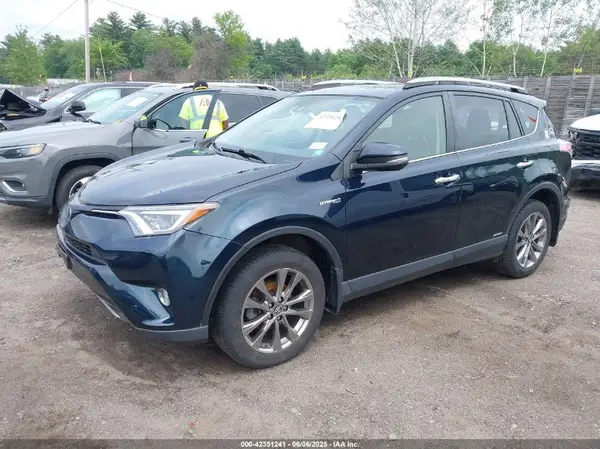 JTMDJREV5HD106326 2017 TOYOTA RAV 4 - Image 2