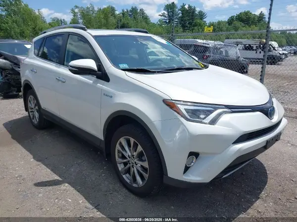 JTMDJREV5HD143909 2017 TOYOTA RAV 4 - Image 1
