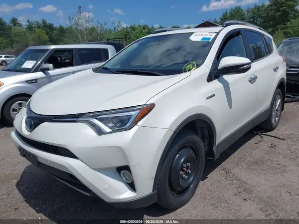 JTMDJREV5HD143909 2017 TOYOTA RAV 4 - Image 2