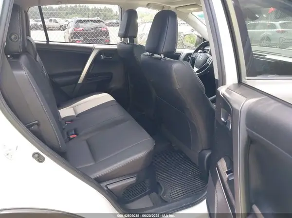 JTMDJREV5HD143909 2017 TOYOTA RAV 4 - Image 8