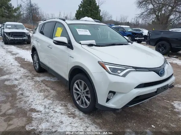 JTMDJREV5HD145305 2017 TOYOTA RAV 4 - Image 1