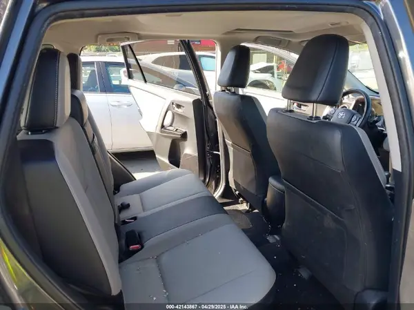 JTMDJREV5HD149337 2017 TOYOTA RAV 4 - Image 8