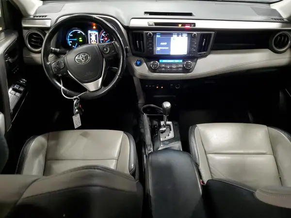 JTMDJREV5JD210465 2018 TOYOTA RAV 4 - Image 8
