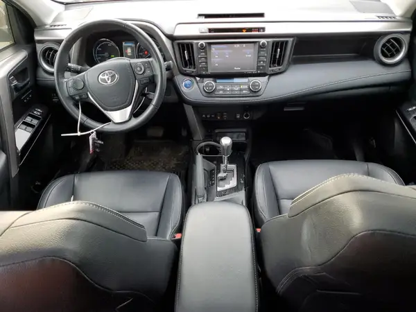 JTMDJREV5JD215388 2018 TOYOTA RAV 4 - Image 8