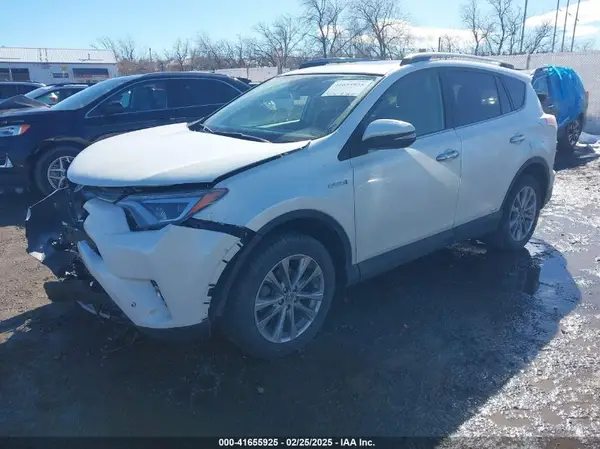 JTMDJREV5JD225063 2018 TOYOTA RAV 4 - Image 2