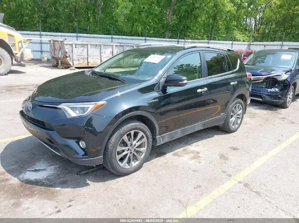 JTMDJREV6HD087365 2017 TOYOTA RAV 4 - Image 2