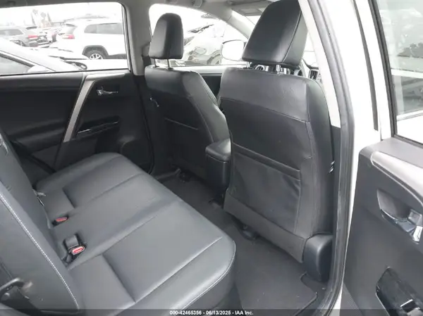JTMDJREV6HD141702 2017 TOYOTA RAV 4 - Image 8
