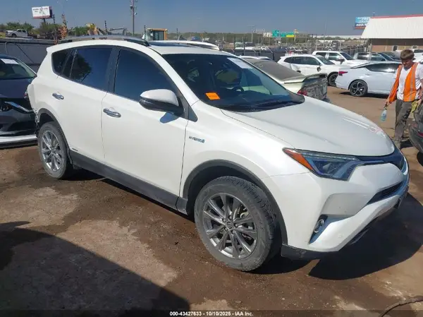 JTMDJREV6HD149931 2017 TOYOTA RAV 4 - Image 1