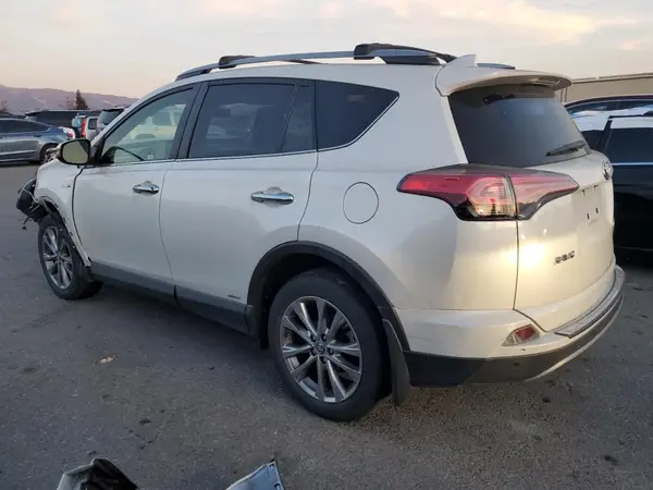 JTMDJREV6JD211463 2018 TOYOTA RAV 4 - Image 2