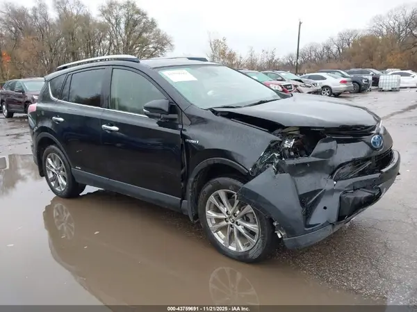 JTMDJREV6JD228005 2018 TOYOTA RAV 4 - Image 1