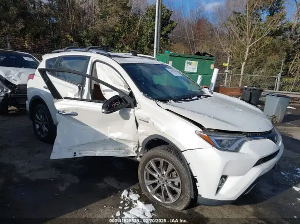JTMDJREV6JD237755 2018 TOYOTA RAV 4 - Image 1