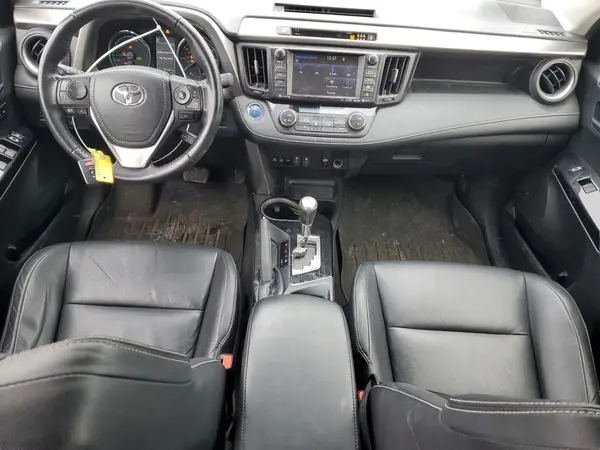 JTMDJREV7HD070543 2017 TOYOTA RAV 4 - Image 8