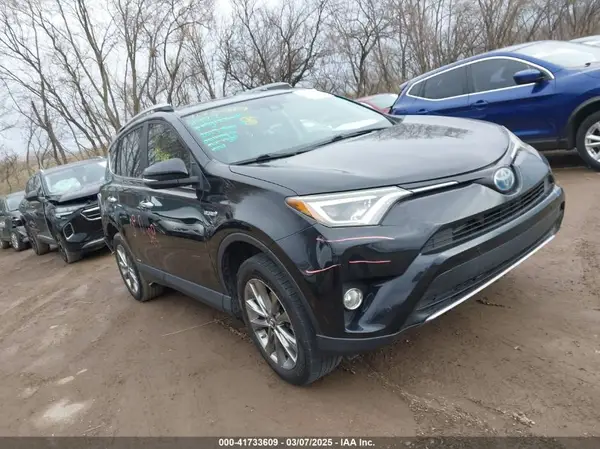 JTMDJREV7HD136797 2017 TOYOTA RAV 4 - Image 1