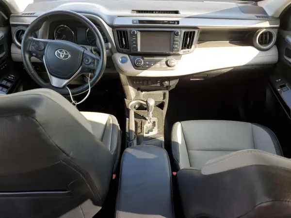 JTMDJREV7HD141952 2017 TOYOTA RAV 4 - Image 8