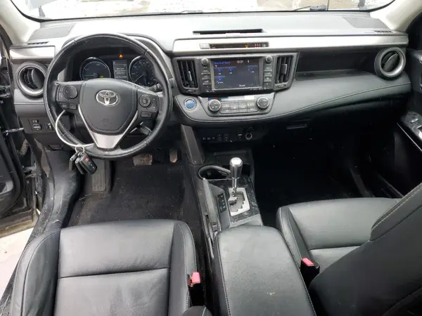 JTMDJREV7JD170437 2018 TOYOTA RAV 4 - Image 8