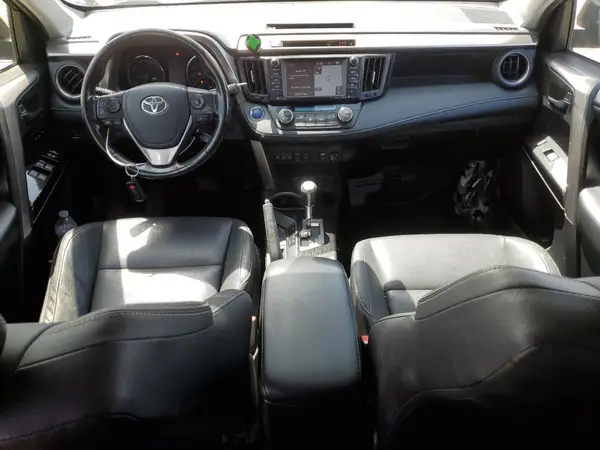 JTMDJREV7JD251681 2018 TOYOTA RAV 4 - Image 8