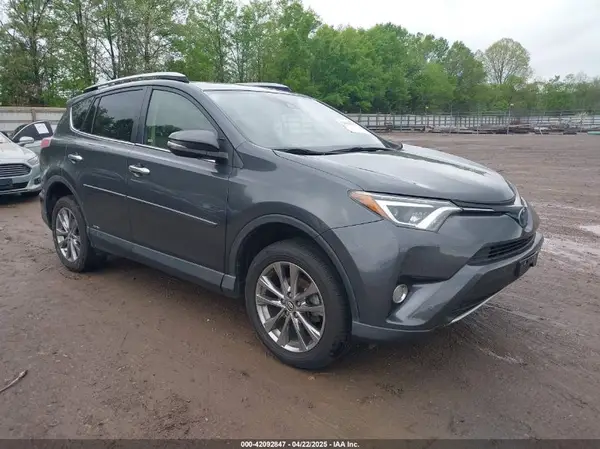 JTMDJREV8HD144858 2017 TOYOTA RAV 4 - Image 1