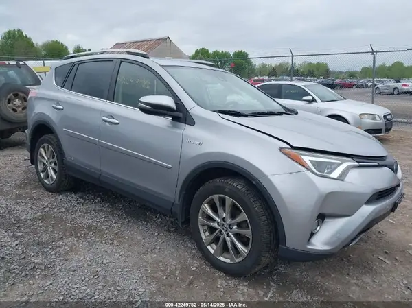 JTMDJREV8JD159754 2018 TOYOTA RAV 4 - Image 1