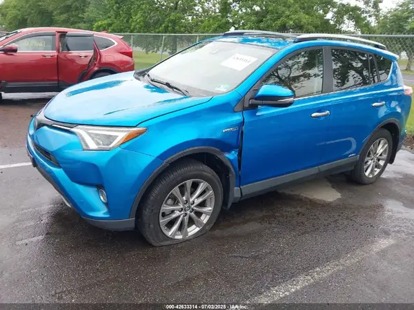 JTMDJREV8JD177087 2018 TOYOTA RAV 4 - Image 2