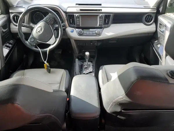 JTMDJREV8JD179566 2018 TOYOTA RAV 4 - Image 8
