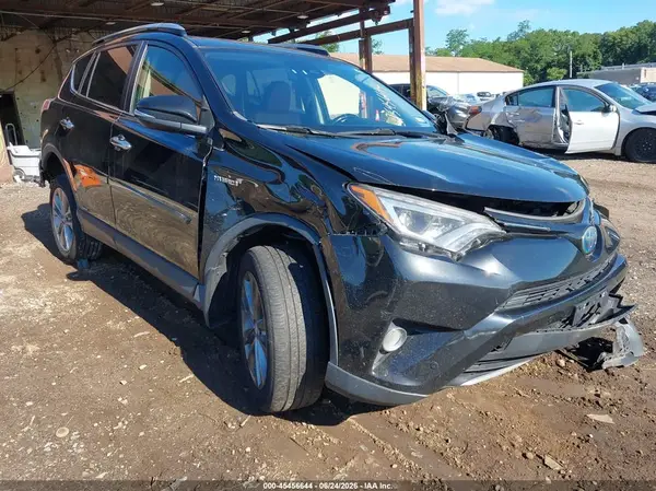 JTMDJREV8JD183133 2018 TOYOTA RAV 4 - Image 1