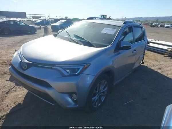 JTMDJREV8JD193113 2018 TOYOTA RAV 4 - Image 2