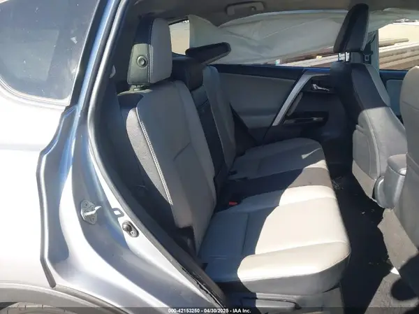 JTMDJREV8JD193113 2018 TOYOTA RAV 4 - Image 8