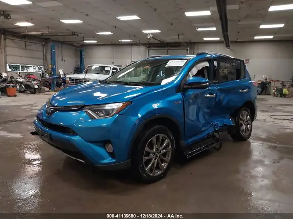 JTMDJREV8JD236137 2018 TOYOTA RAV 4 - Image 2
