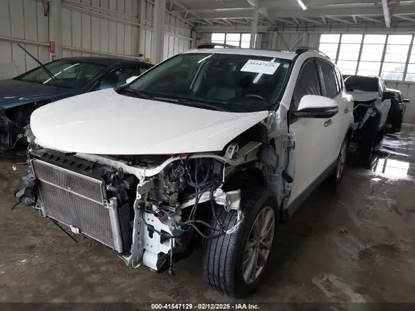 JTMDJREV9HD072746 2017 TOYOTA RAV 4 - Image 2