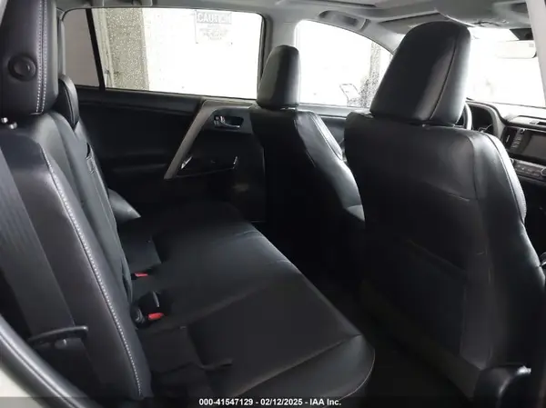 JTMDJREV9HD072746 2017 TOYOTA RAV 4 - Image 8