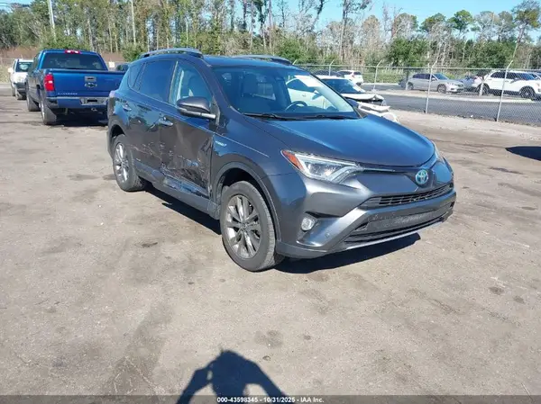 JTMDJREV9HD088820 2017 TOYOTA RAV 4 - Image 1