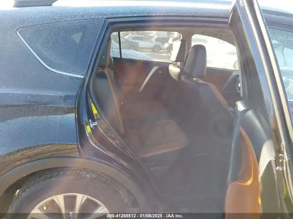 JTMDJREV9HD109813 2017 TOYOTA RAV 4 - Image 8