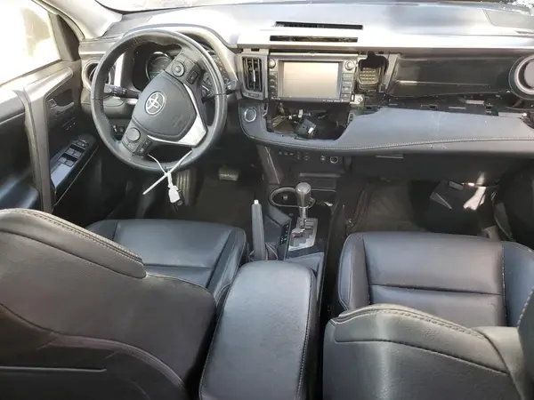 JTMDJREV9JD162419 2018 TOYOTA RAV 4 - Image 8