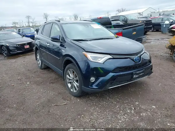 JTMDJREVXHD072464 2017 TOYOTA RAV 4 - Image 1