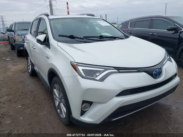 JTMDJREVXHD103079 2017 TOYOTA RAV 4 - Image 1