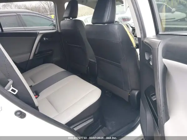 JTMDJREVXHD103079 2017 TOYOTA RAV 4 - Image 8